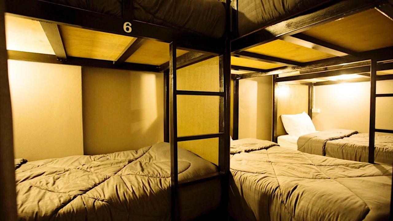 Stamp Hostel (Adults Only) Ban Yang  Esterno foto