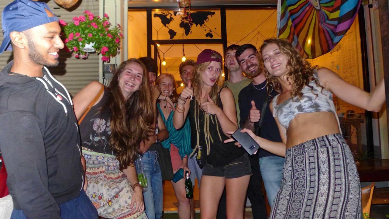 Stamp Hostel (Adults Only) Ban Yang  Esterno foto